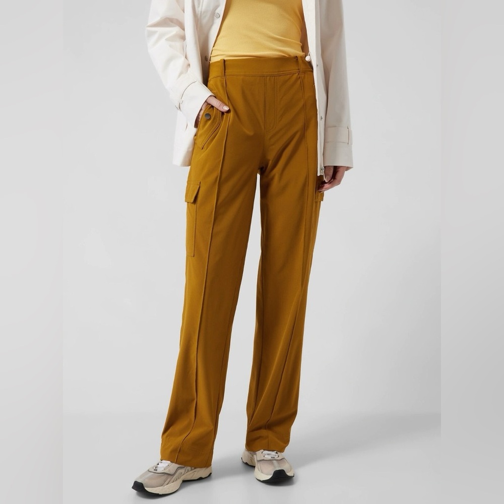 NWOT Athleta Vienna Cargo Pants, Size 10P petite
